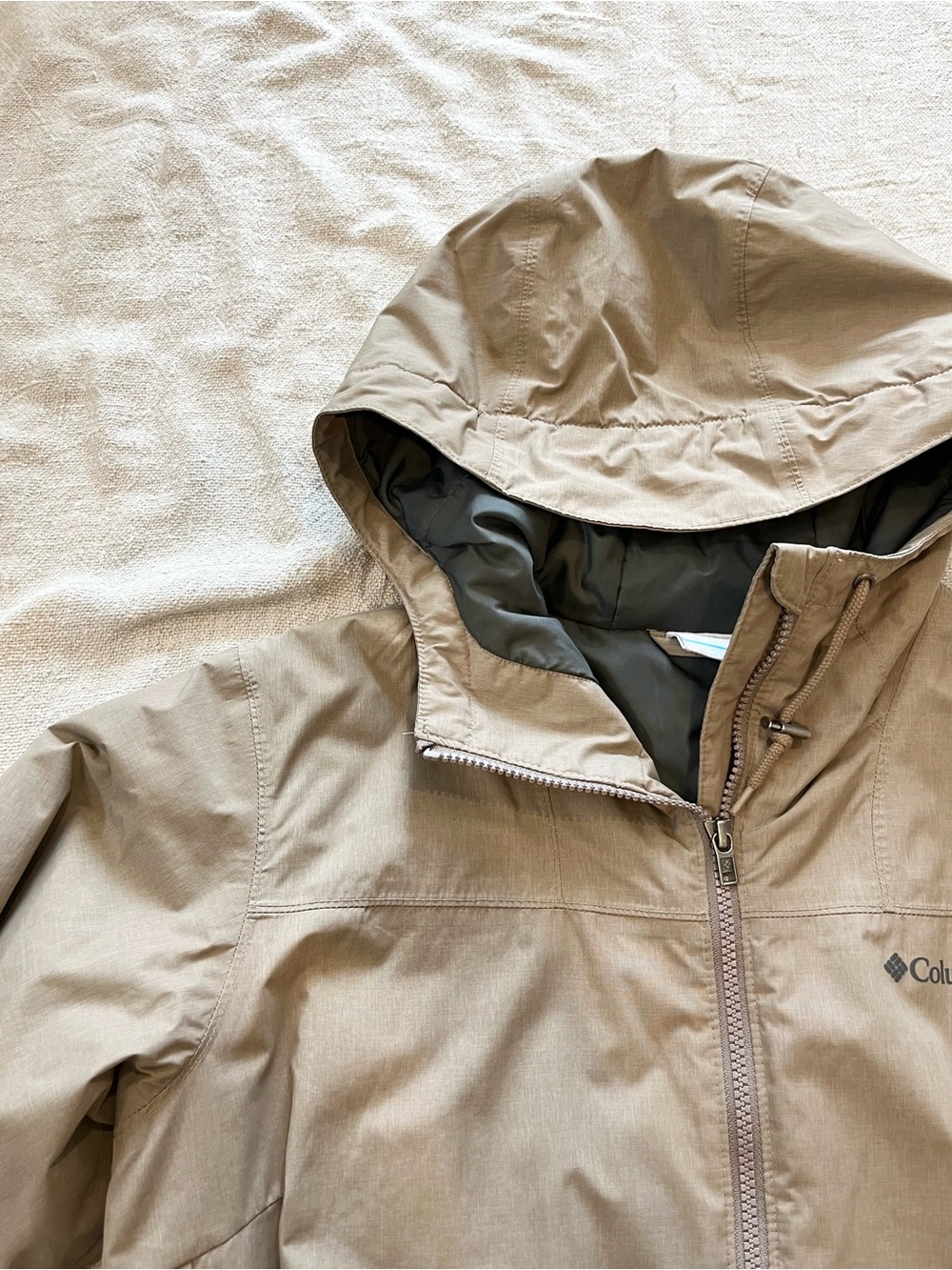Columbia Lightweight Hooded Puffer Jacket - Picture 2 of 6